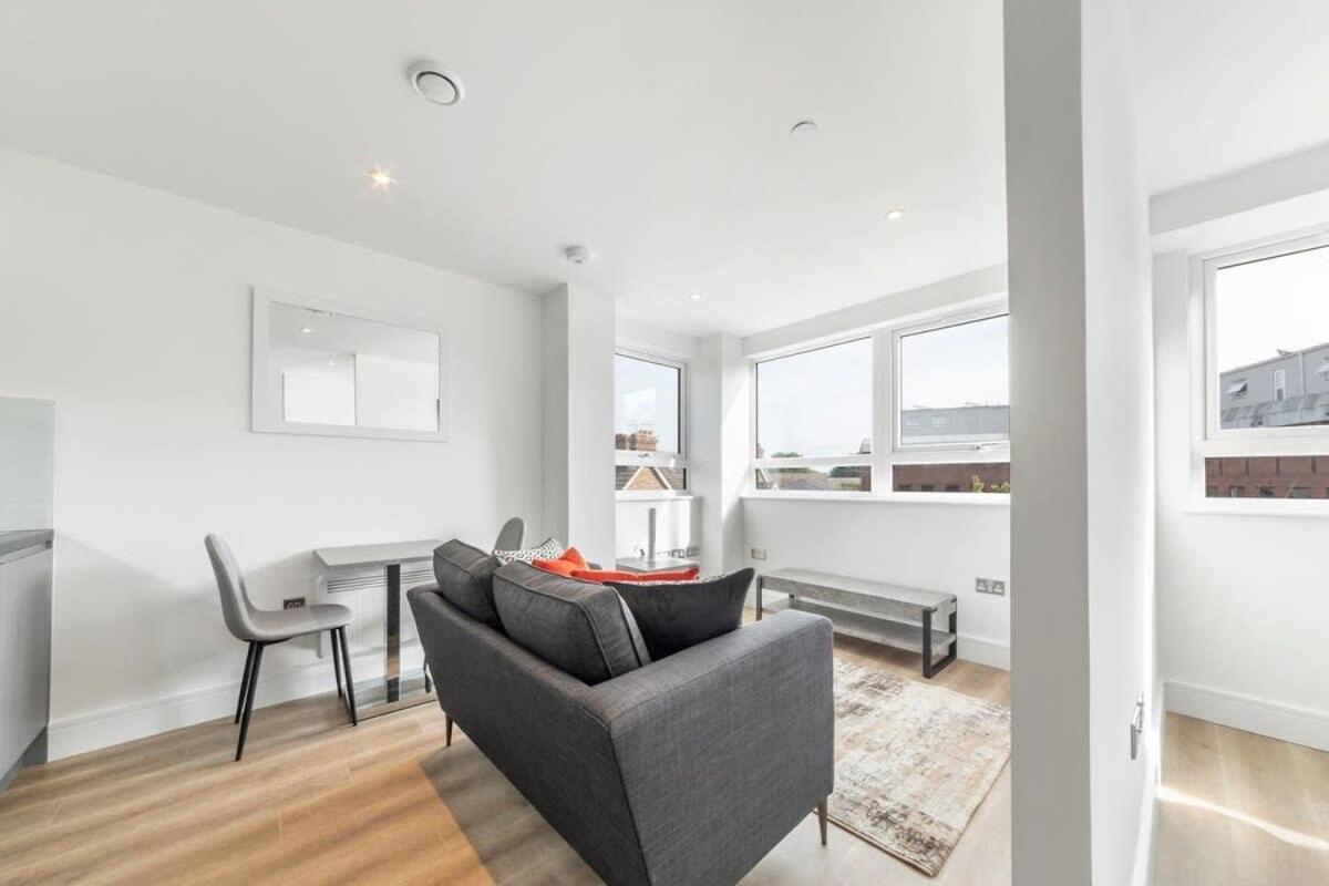 Bright Contemporary Studio In East Grinstead Eksteriør bilde