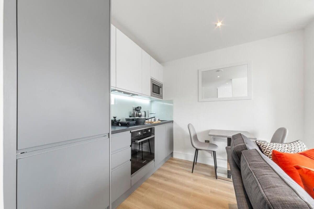 Bright Contemporary Studio In East Grinstead Eksteriør bilde