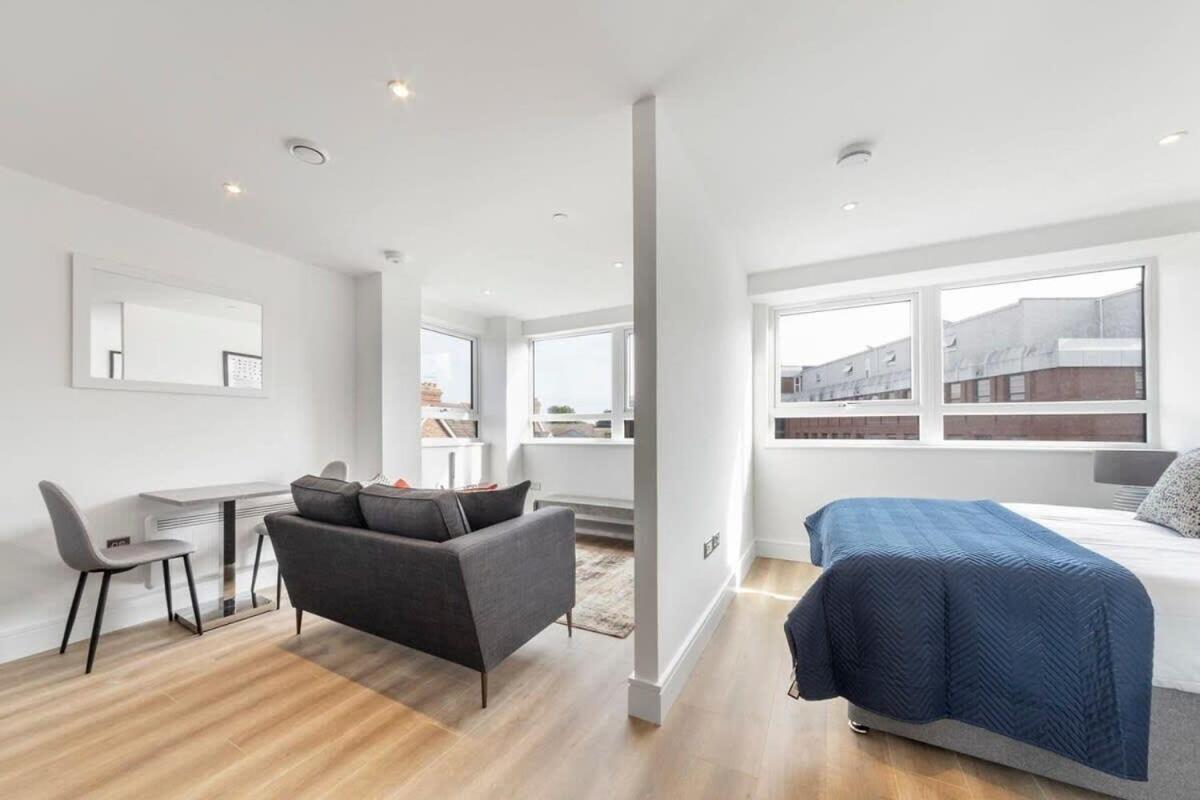 Bright Contemporary Studio In East Grinstead Eksteriør bilde